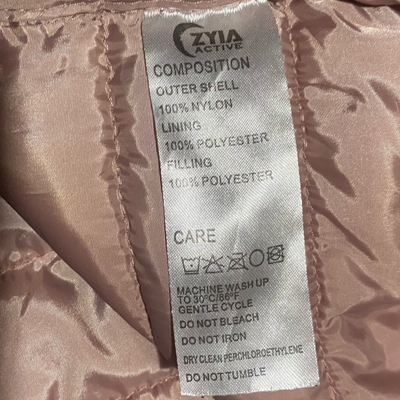 Zyia Active Whistler Puffer Jacket Poppy Size Small - Picture 6 of 6